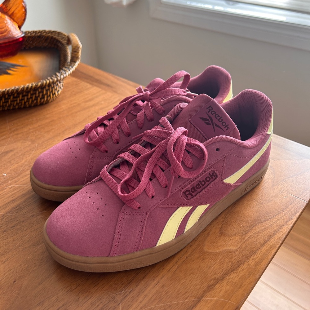 Reebok court retro sneakers! Size 9.5 worn ONCE